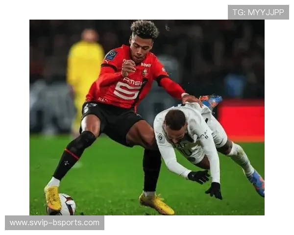 太阳报：热刺19岁小将奥利弗·伊罗和拥有400万粉丝的女网红交往-直播吧